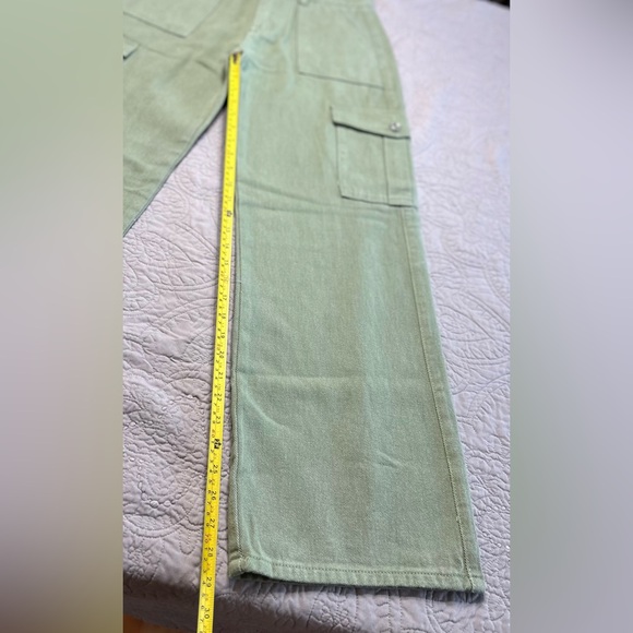 Cider Womens Green Wide Leg Cargo Jeans NWT Size Medium - Picture 10 of 11